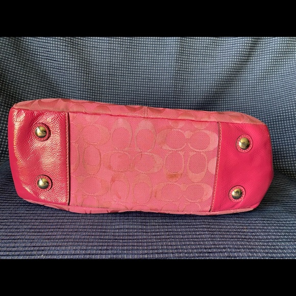 Coach Barbie pink Signature Bag with Silver Fasteners - Picture 6 of 7